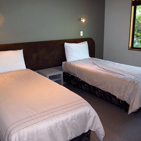 St James Apartments Queenstown Bagian luar foto