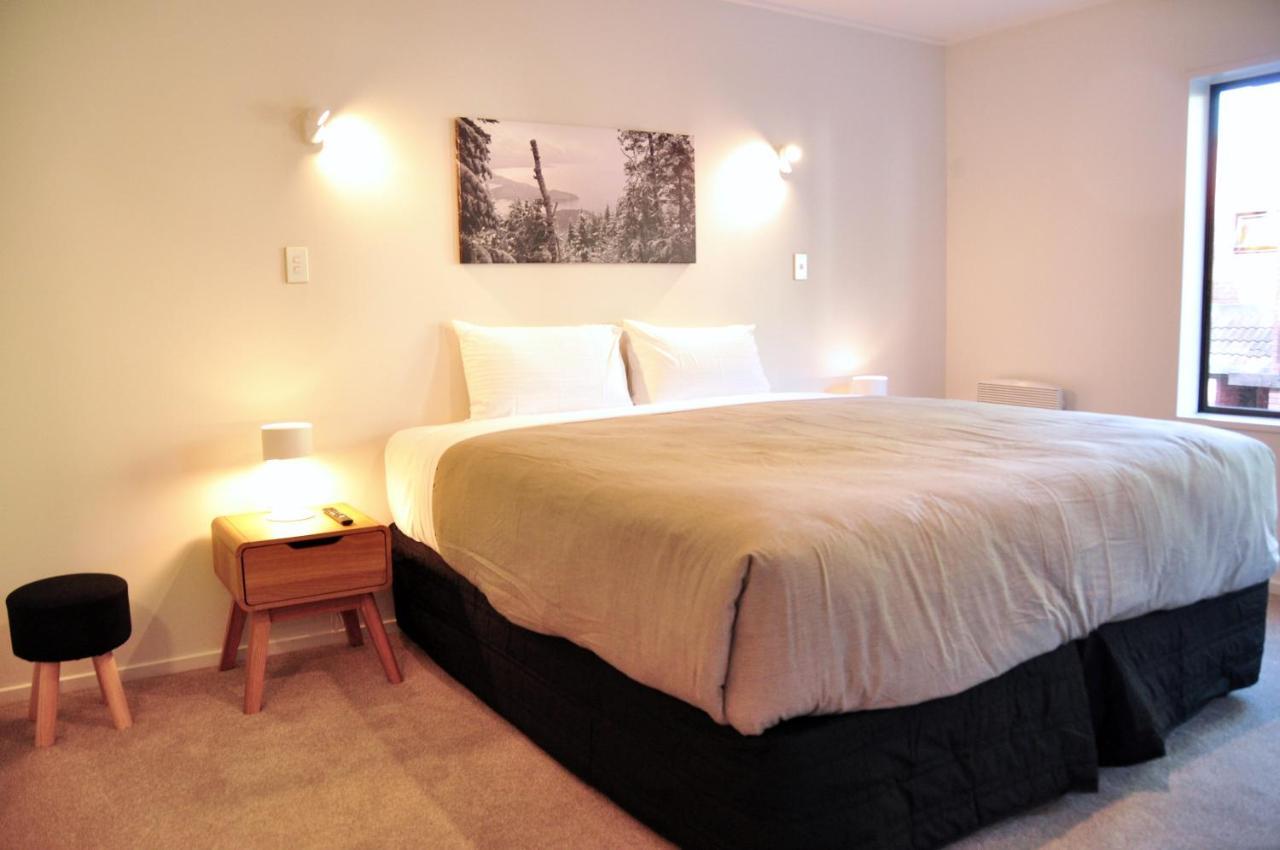 St James Apartments Queenstown Bagian luar foto