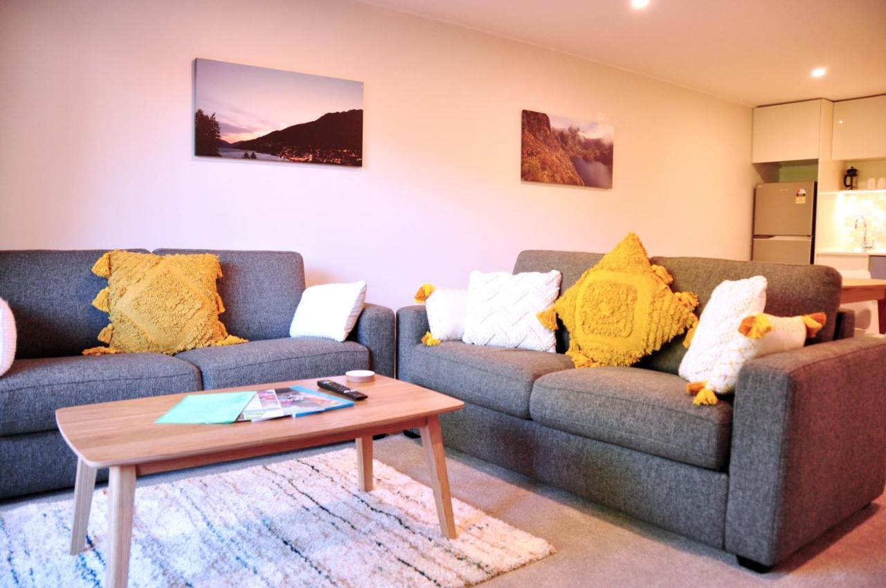 St James Apartments Queenstown Bagian luar foto