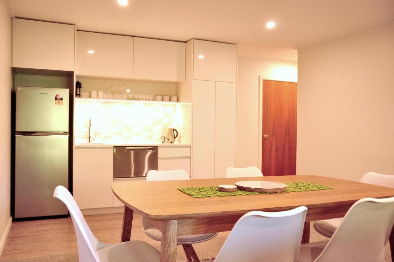 St James Apartments Queenstown Bagian luar foto