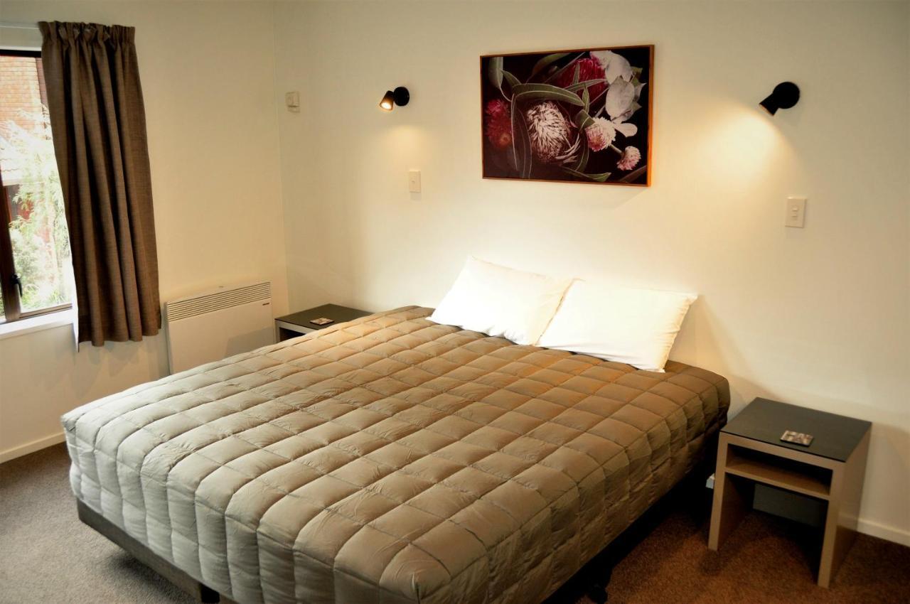 St James Apartments Queenstown Bagian luar foto