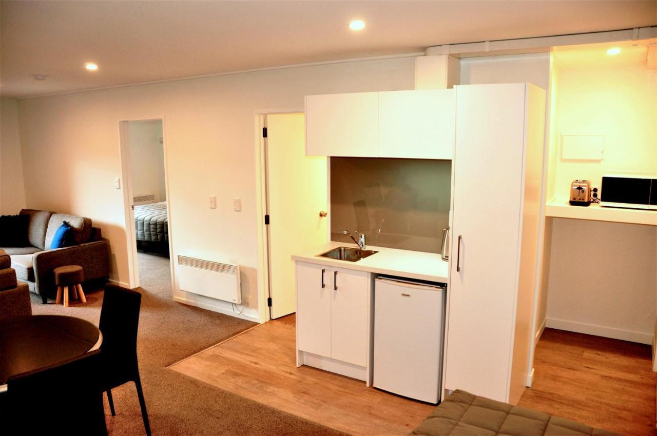 St James Apartments Queenstown Bagian luar foto