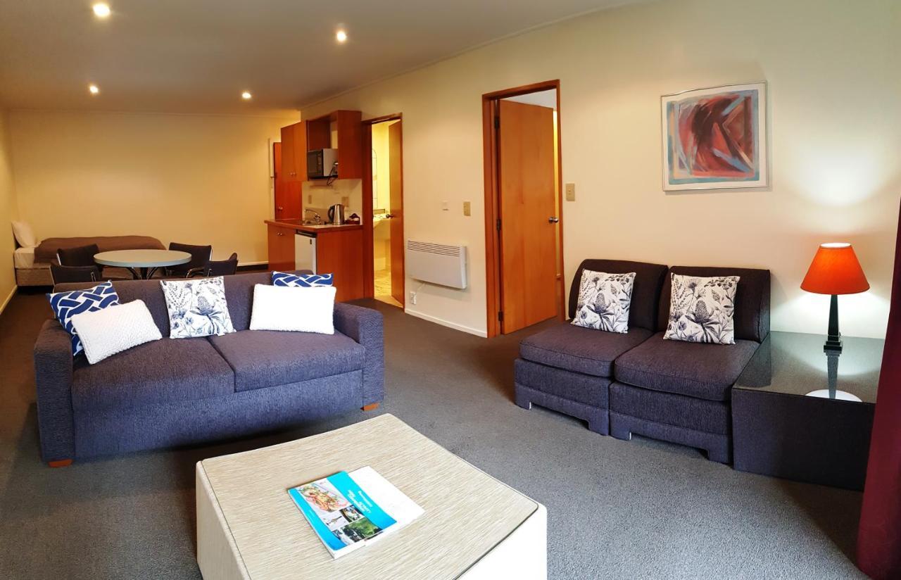 St James Apartments Queenstown Bagian luar foto