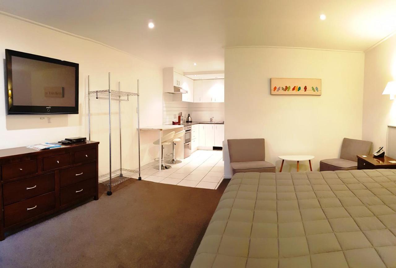 St James Apartments Queenstown Bagian luar foto