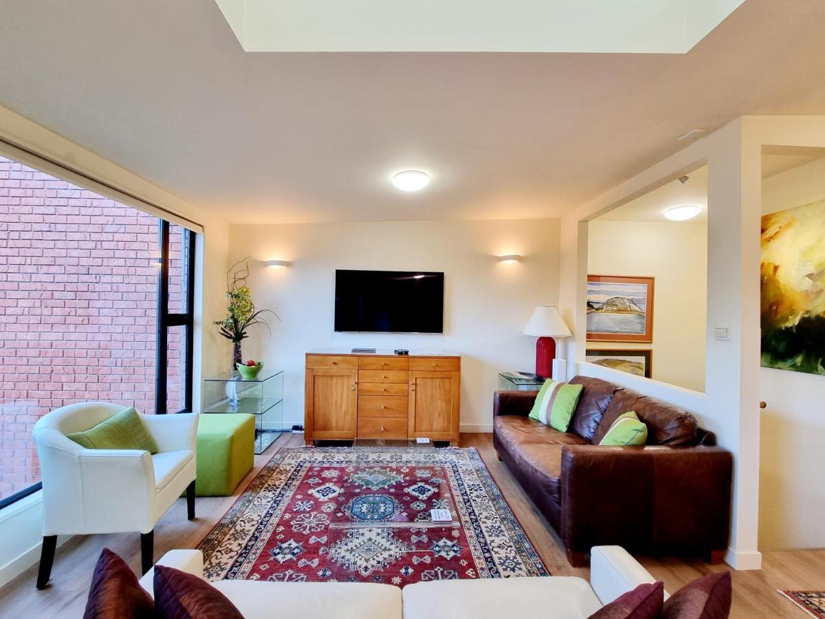 St James Apartments Queenstown Bagian luar foto