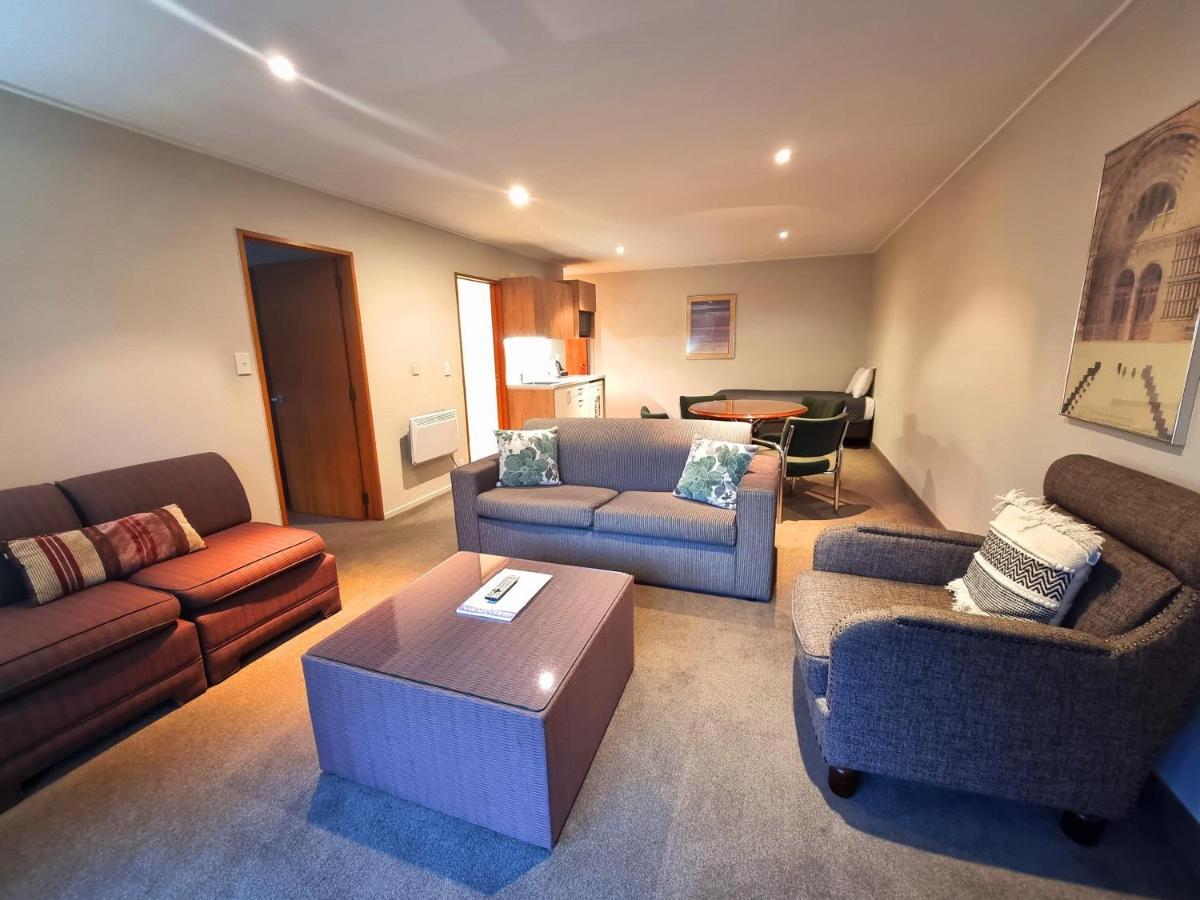St James Apartments Queenstown Bagian luar foto