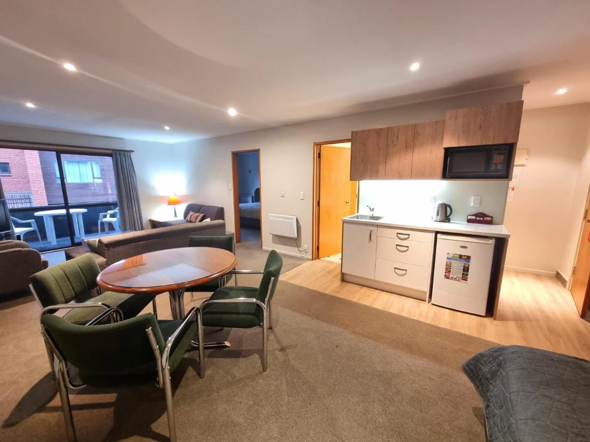 St James Apartments Queenstown Bagian luar foto