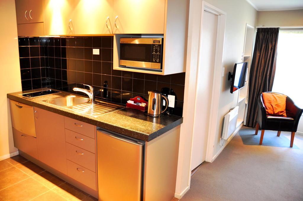 St James Apartments Queenstown Bagian luar foto