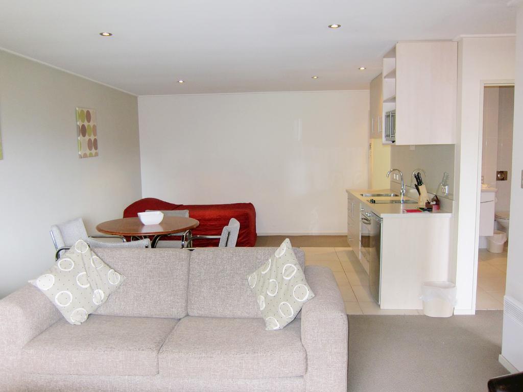 St James Apartments Queenstown Bagian luar foto