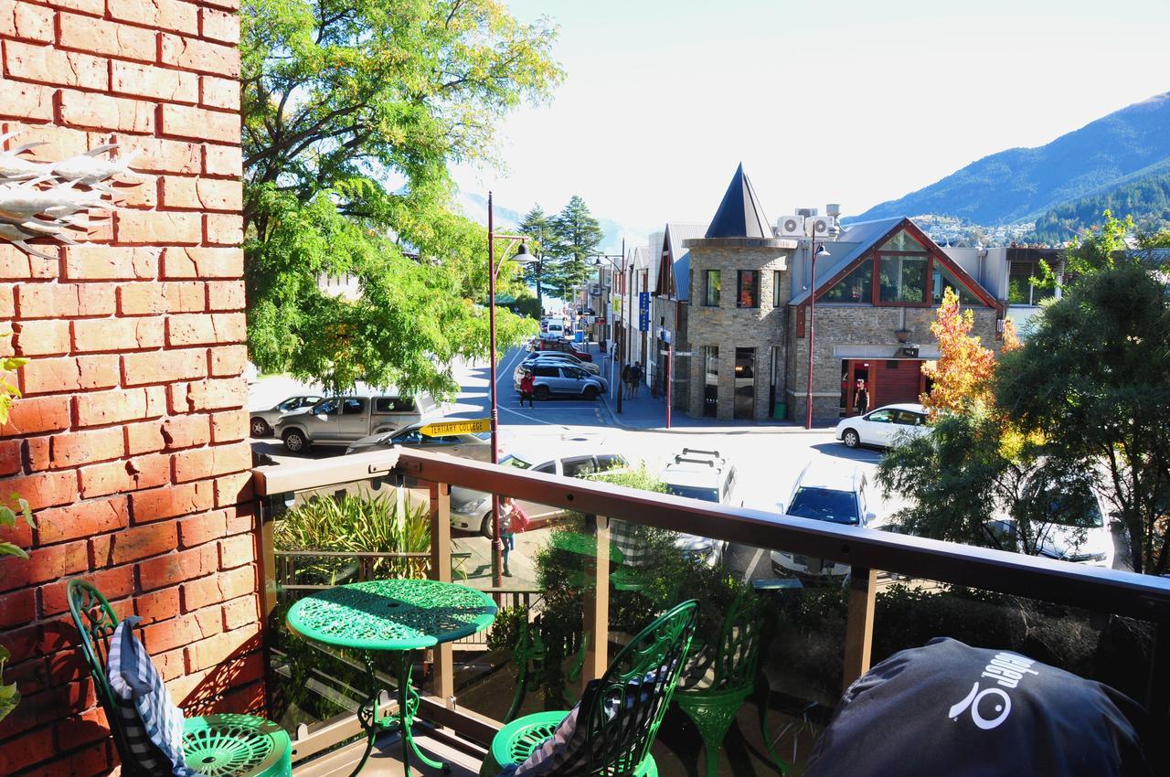 St James Apartments Queenstown Bagian luar foto