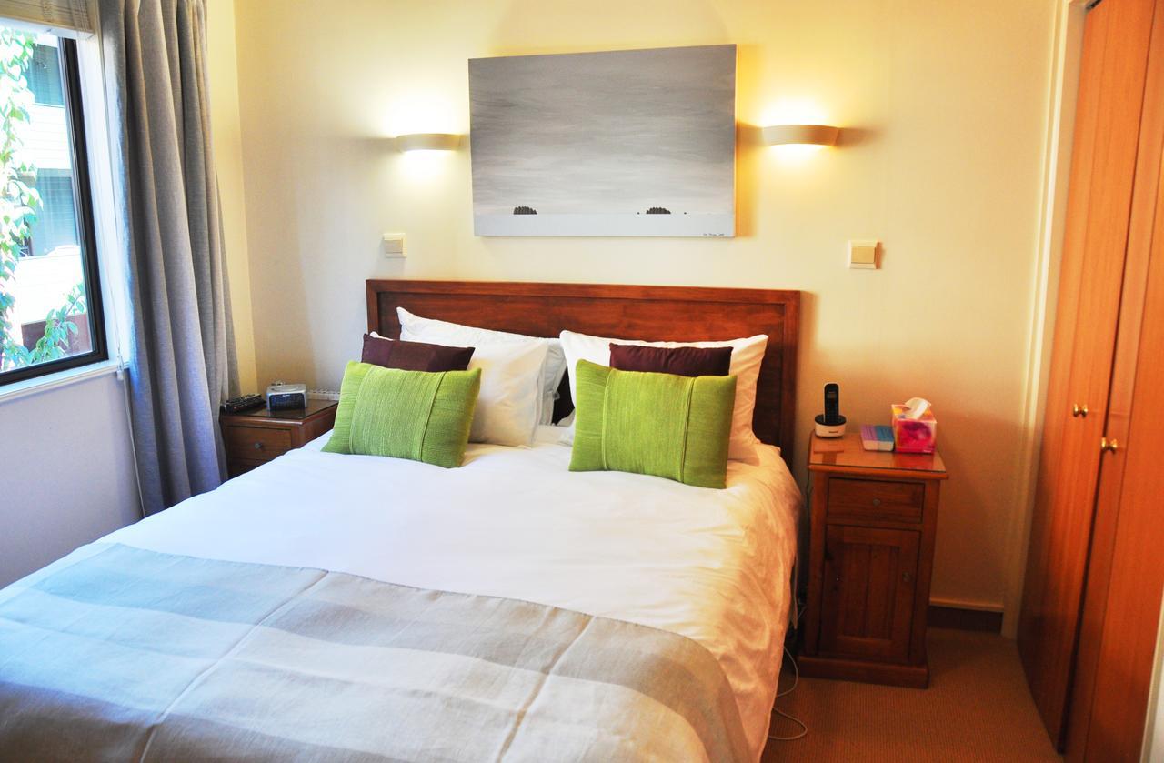 St James Apartments Queenstown Bagian luar foto