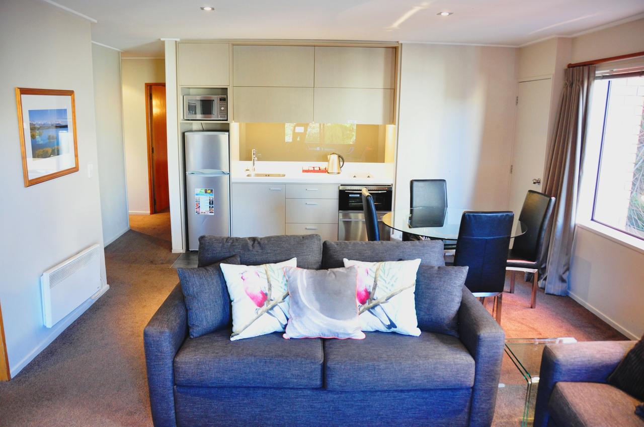 St James Apartments Queenstown Bagian luar foto