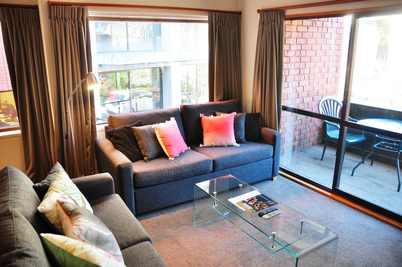 St James Apartments Queenstown Bagian luar foto