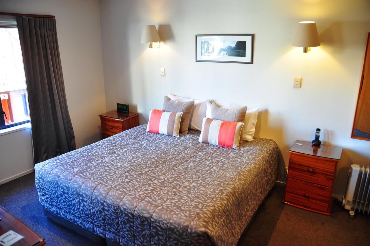St James Apartments Queenstown Bagian luar foto