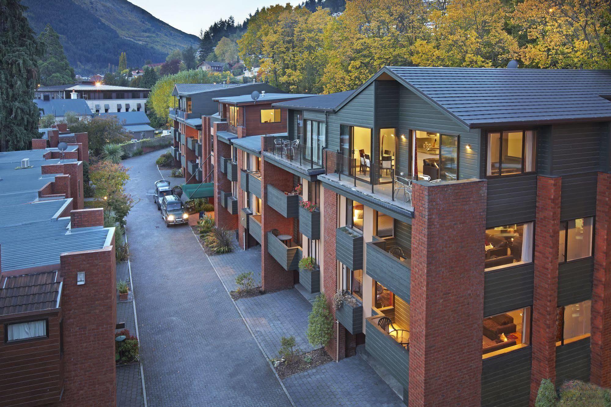 St James Apartments Queenstown Bagian luar foto