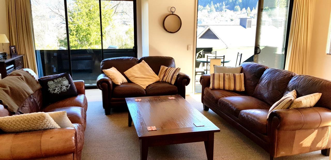 St James Apartments Queenstown Bagian luar foto