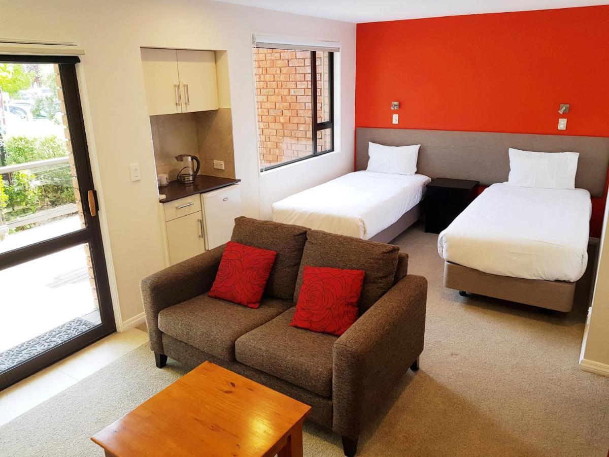 St James Apartments Queenstown Bagian luar foto