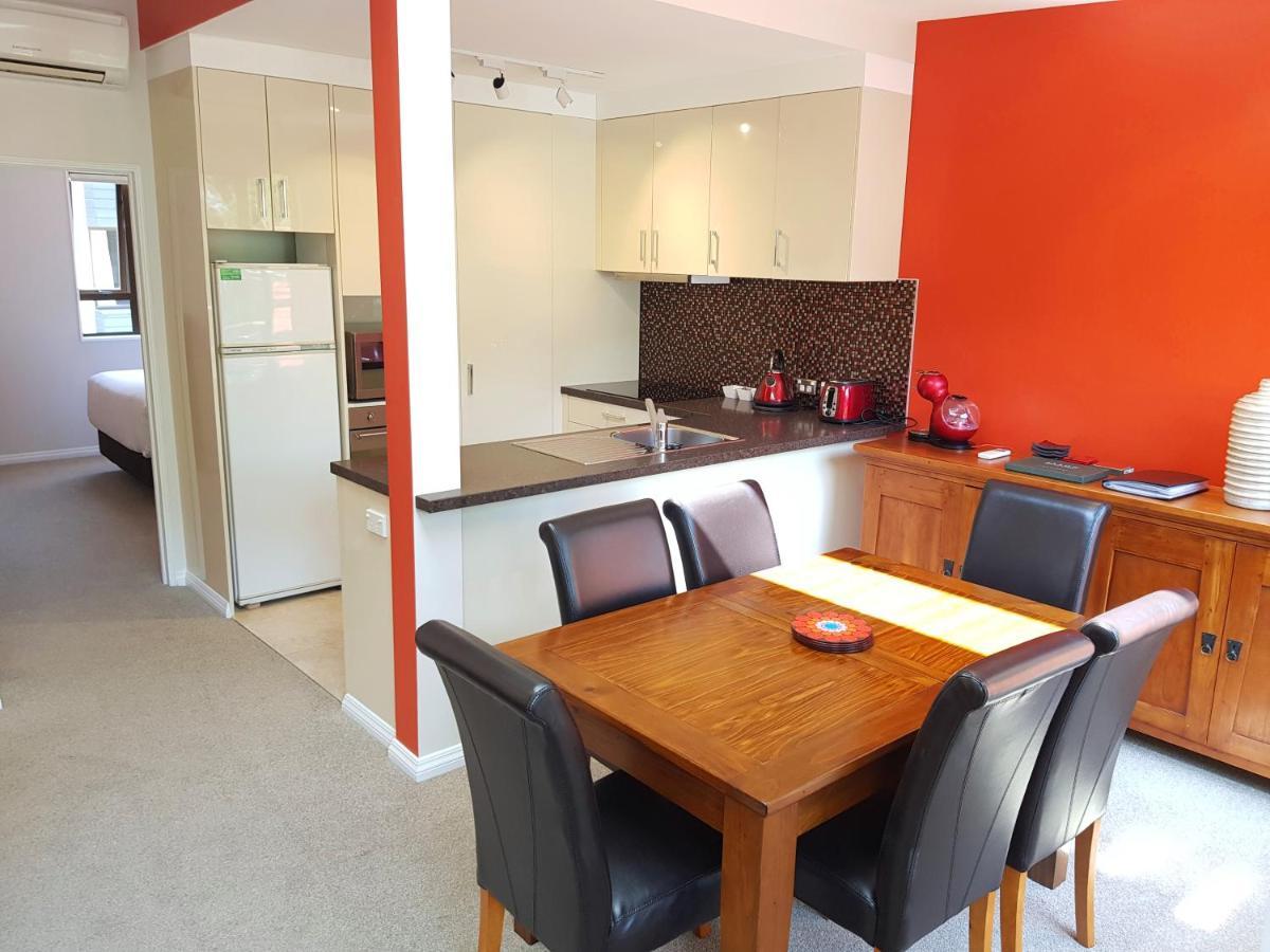 St James Apartments Queenstown Bagian luar foto